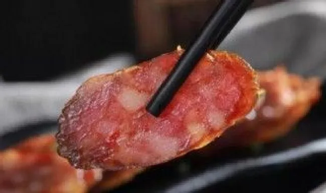 腊肠变酸还能吃吗（腊肠变酸了还能吃吗）